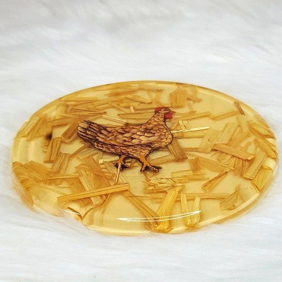Vintage Lucite Acrylic Rooster Chicken Hen Farmhouse Trivet Real Hay Straw MCM - Picture 6 of 14